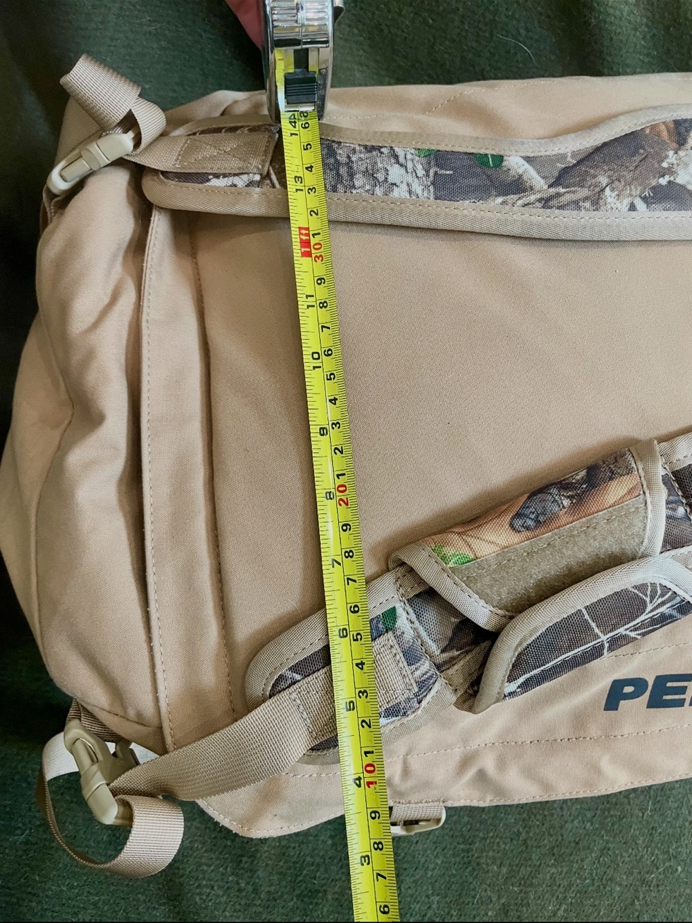 Pelican Tan Duffel/ Backpack with Camo Straps - Picture 11 of 16